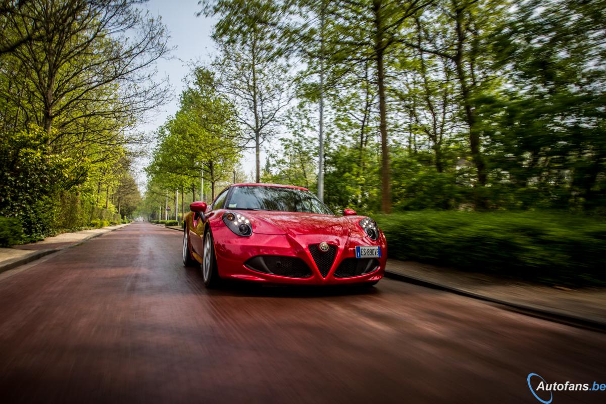 Alfa-Romeo-4C