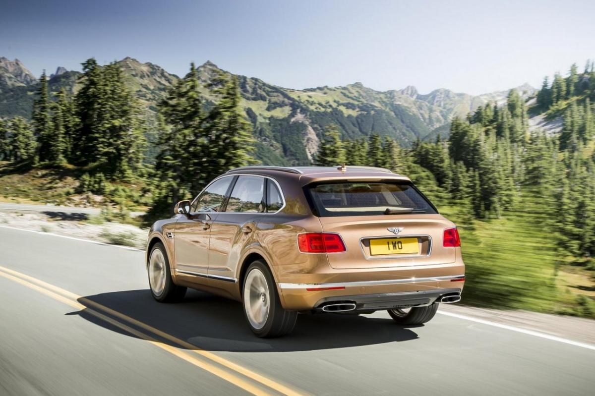 bentley-bentayga-2015