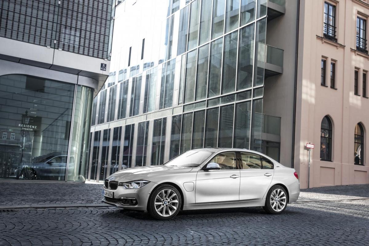 bmw-330e-2015