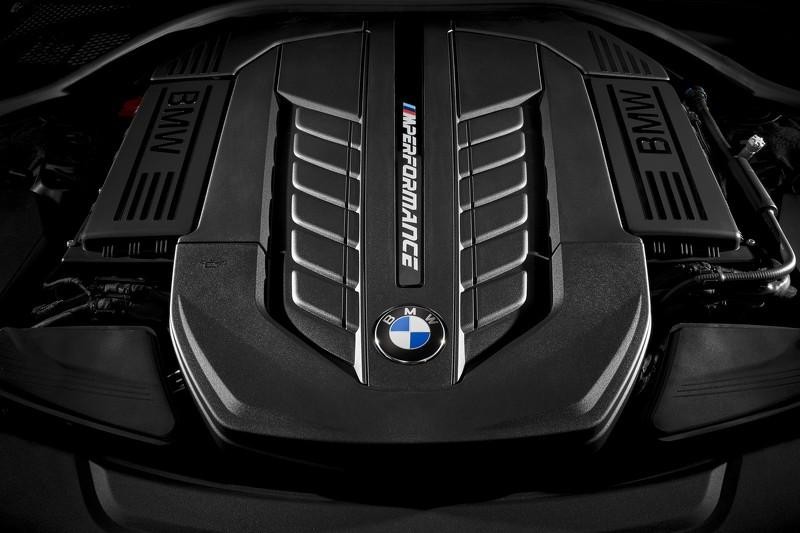 bmw-m760i-xdrive-2016