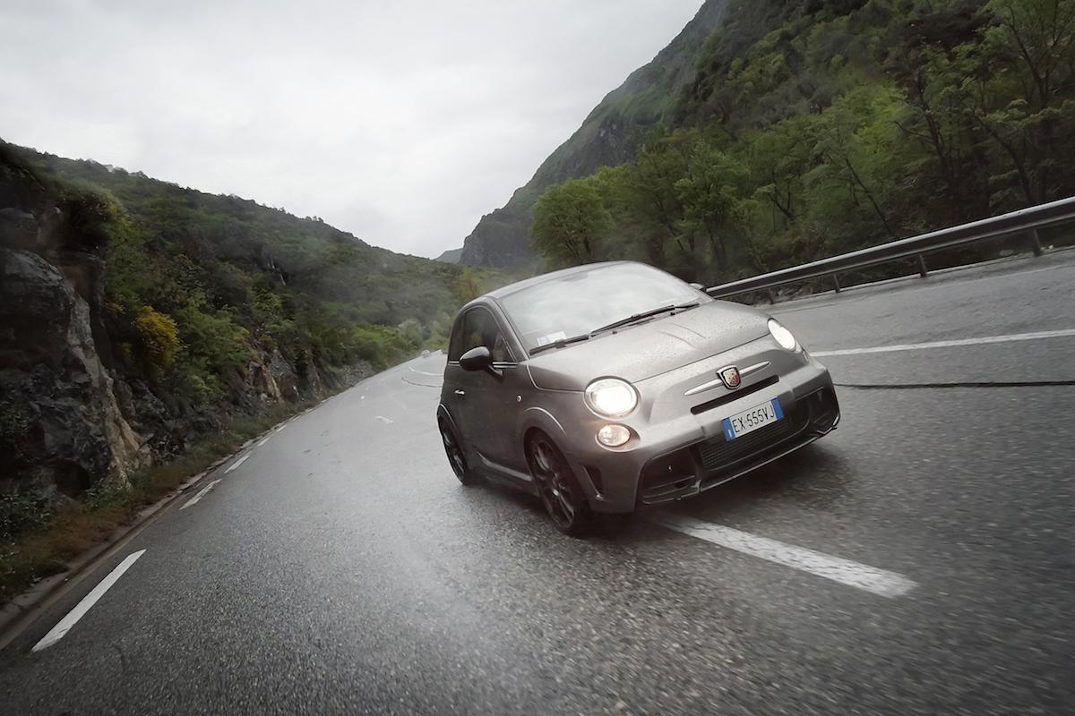 abarth-biposto-rijtest-2015