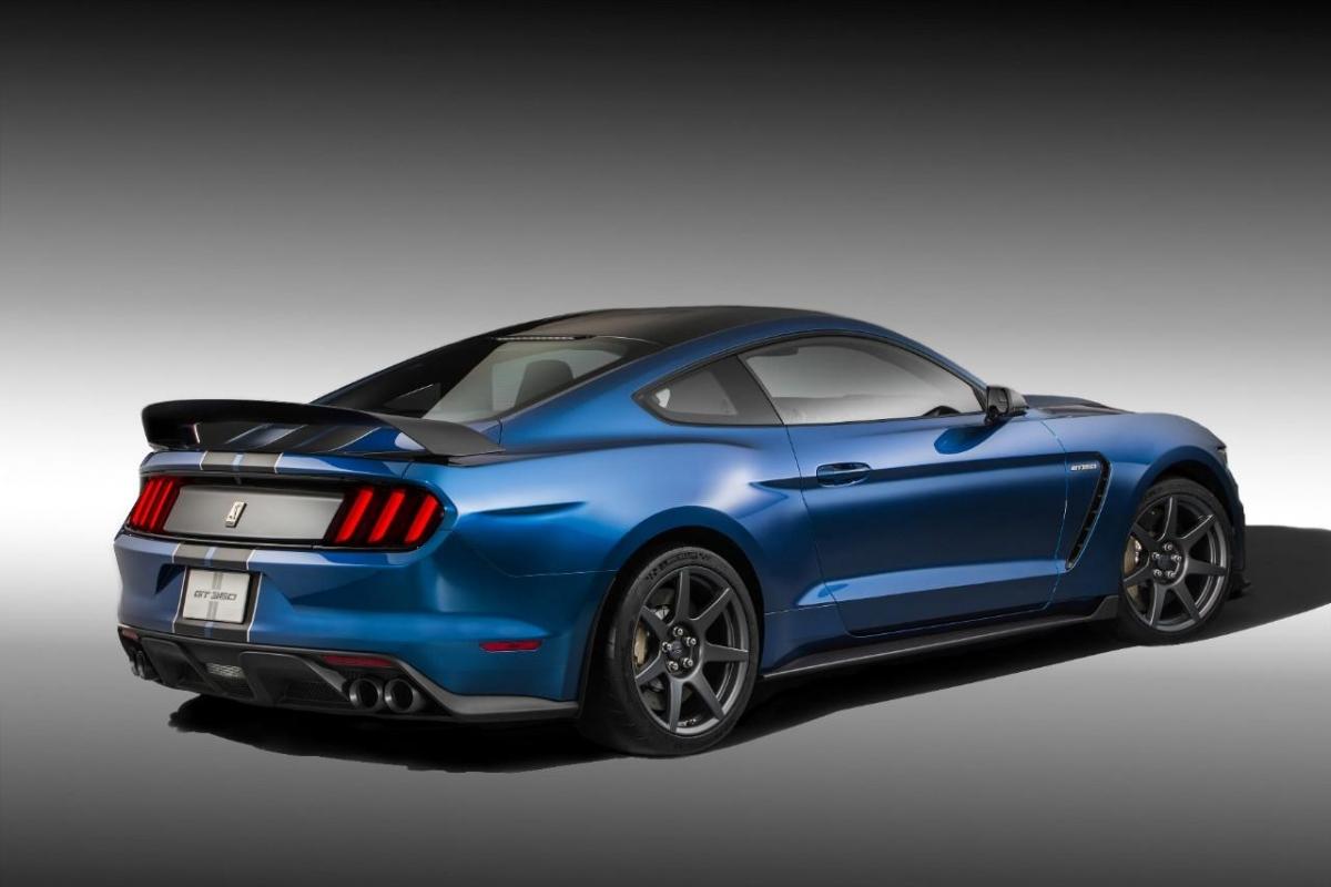 ford-shelby-gt350r-mustang-2015_01