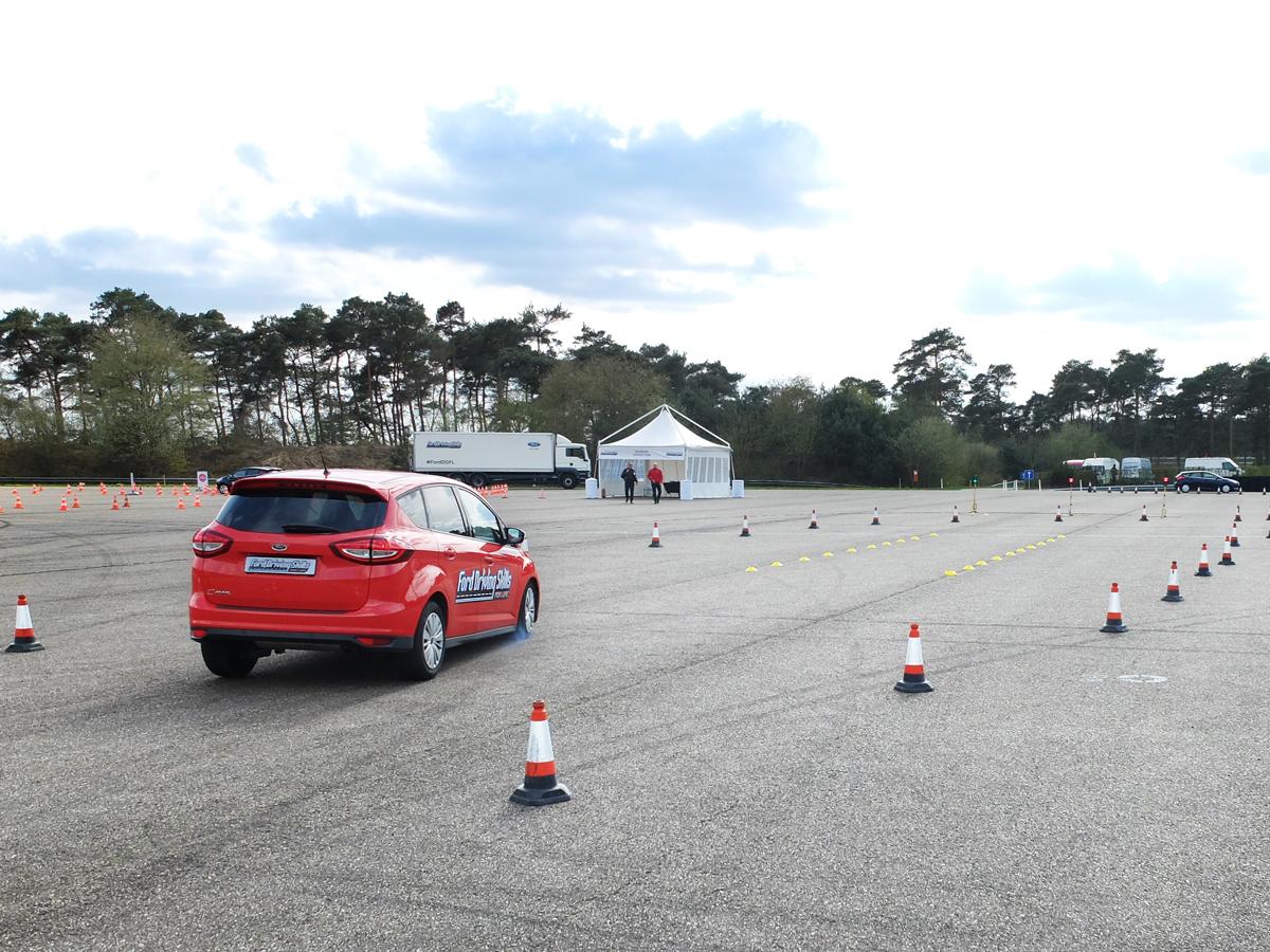 ford-driving-skills-for-life-2015_03