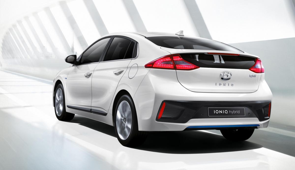 hyundai-ioniq-a-leap-forward-for-hybrid-vehicles_3