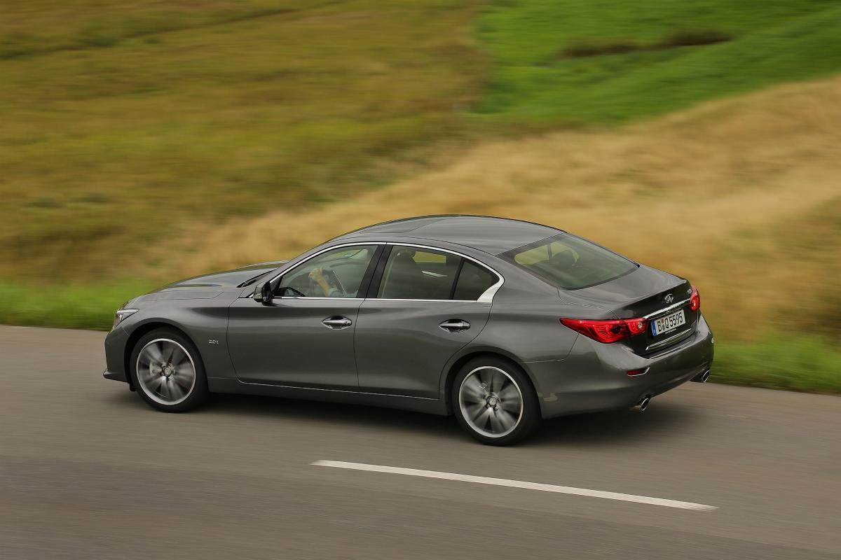 Infiniti Q50 rijtest