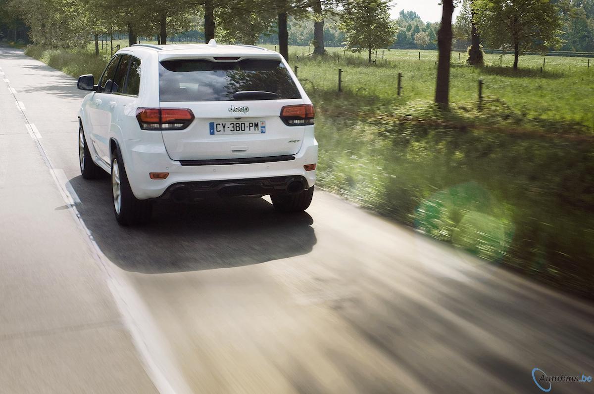 Jeep-Grand-Cherokee-SRT-2014