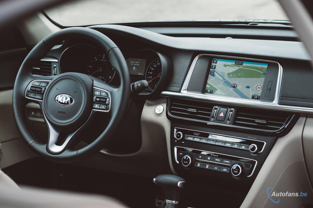 Kia-Optima-interieur