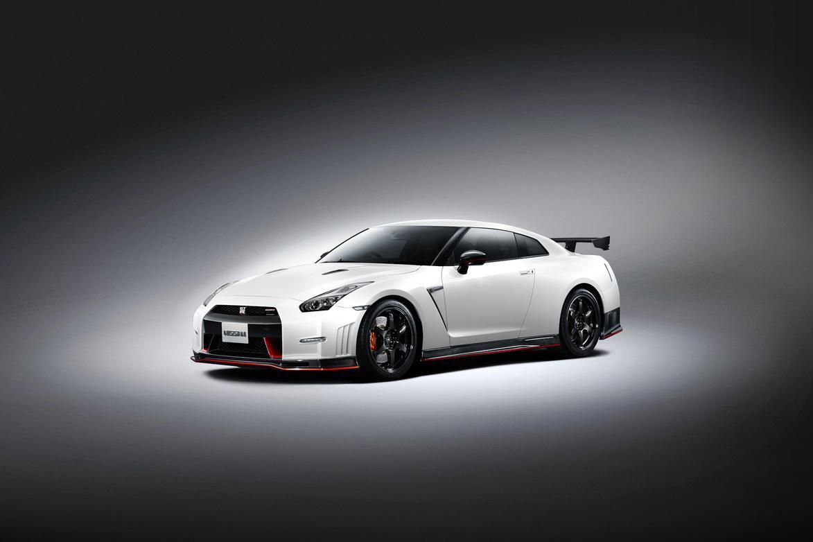 Nissan-GTR-Nismo-2013