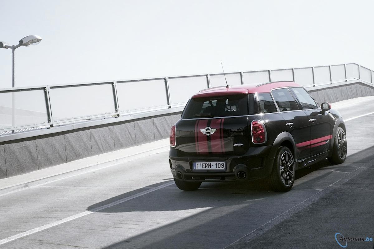 Nissan-Juke-Nismo-VS-Mini-Countryman-JCW