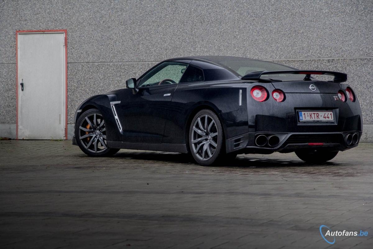 Rijtest-Nissan-GT-R-Black-Edition