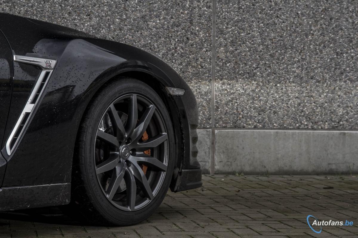 Rijtest-Nissan-GT-R-Black-Edition