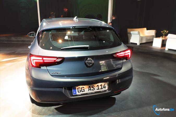 Opel-Astra-2015