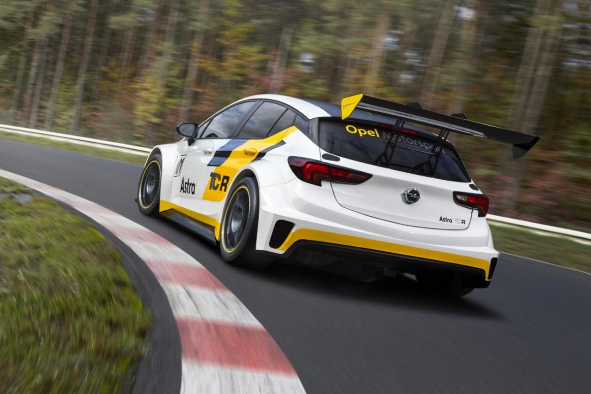 opel-astra-tcr