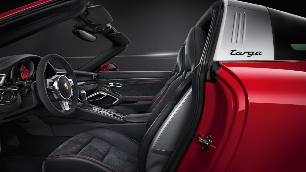 porsche-911-targa-4-gts-2015_01
