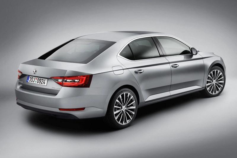 skoda-superb-2015