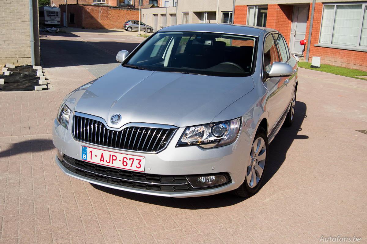 skoda-superb-facelift_2013_berline-rijtest