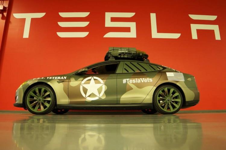 tesla-model-s-veterans-day_01