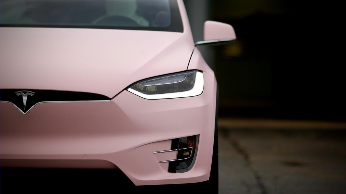 tesla-model-x-pink-panther tesla-model-x-pink-panther