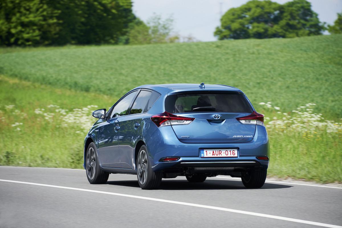 Rijtest-Toyota-Auris-Hybrid-2015_01