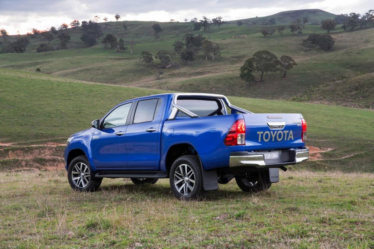 toyota-hilux-2015_02
