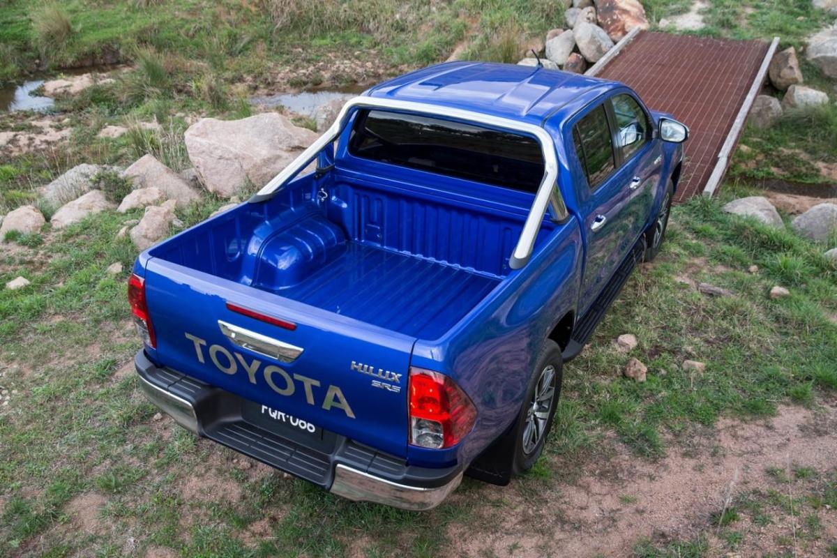 toyota-hilux-2016