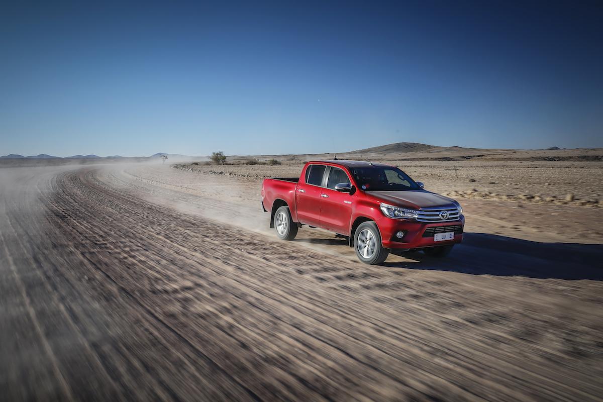 toyota-hilux-2016_01