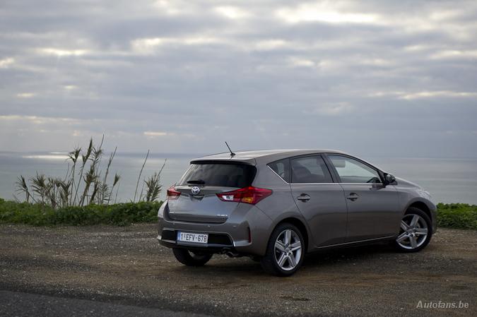 Toyota Auris 2013 rijtest