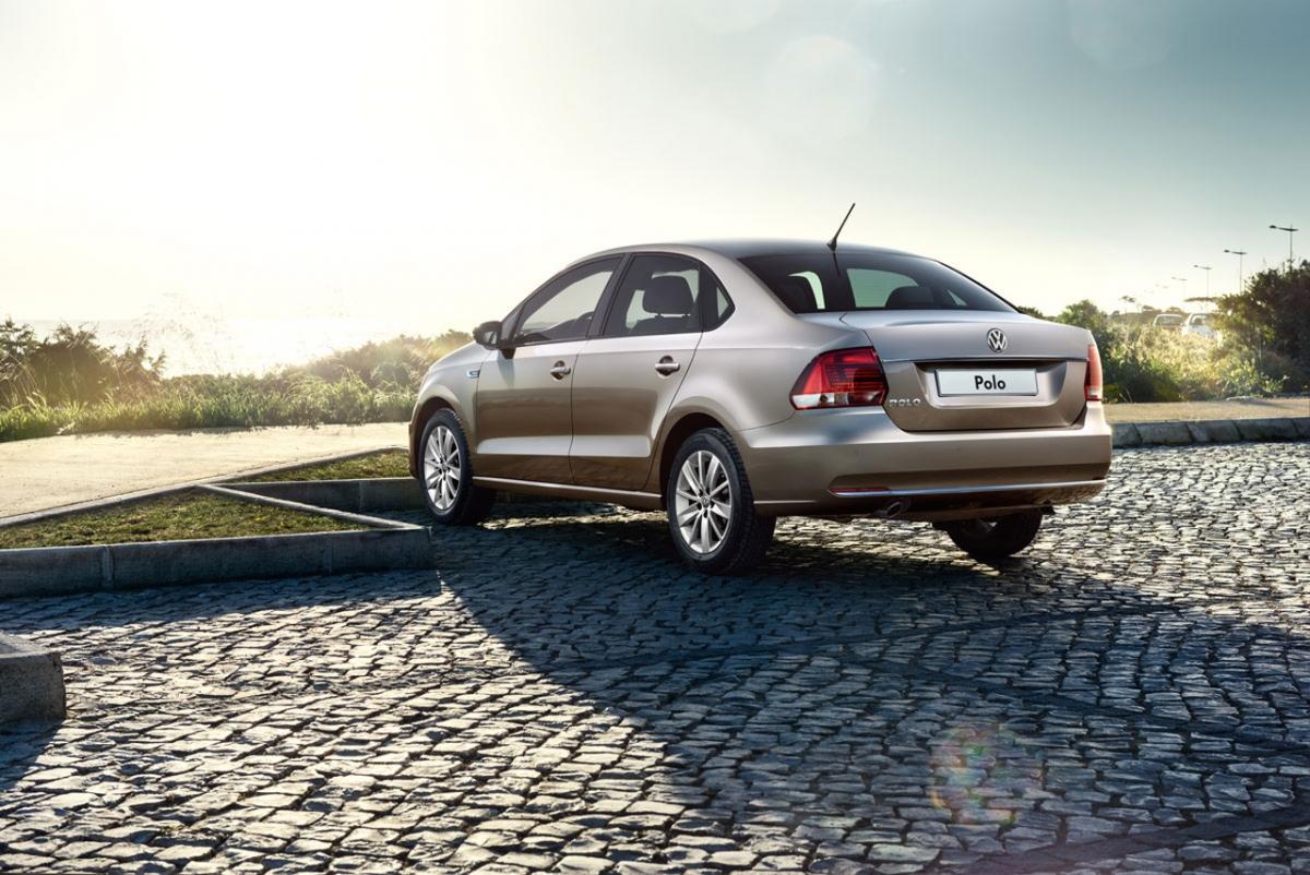 volkswagen-polo-sedan-2015_01