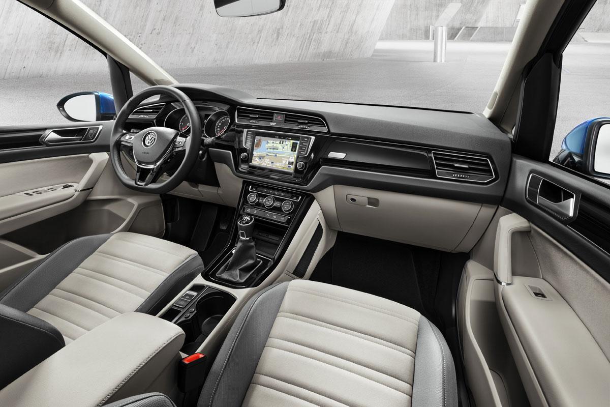 volkswagen-touran-2015_09