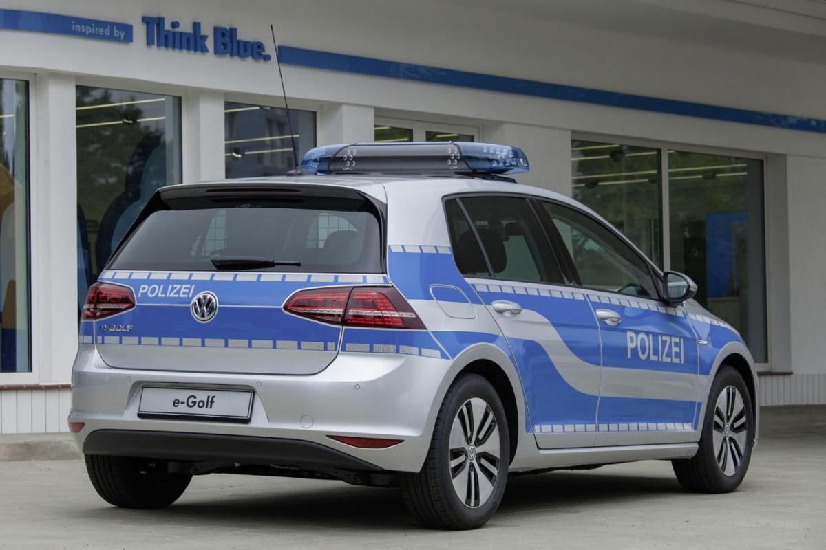 vw-egolf-polizei_01