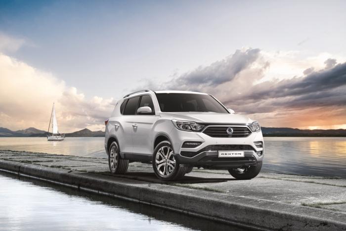  2017_ssangyong_rexton