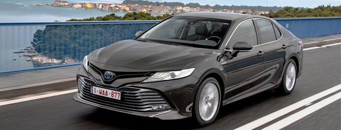 Toyota Camry rijtest review 2020 autofans