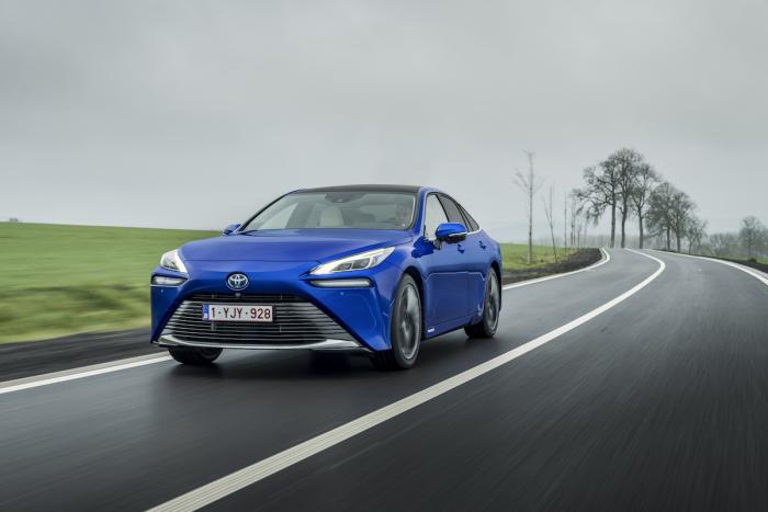 Toyota Mirai rijtest 2021