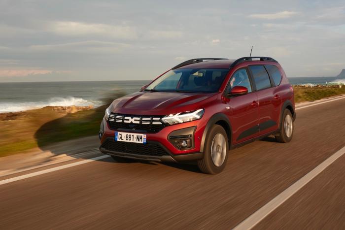 Dacia Jogger Hybrid 140 Rijtest 2023