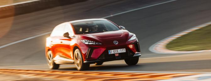 MG MG4 XPower getest rijtest circuit 2023