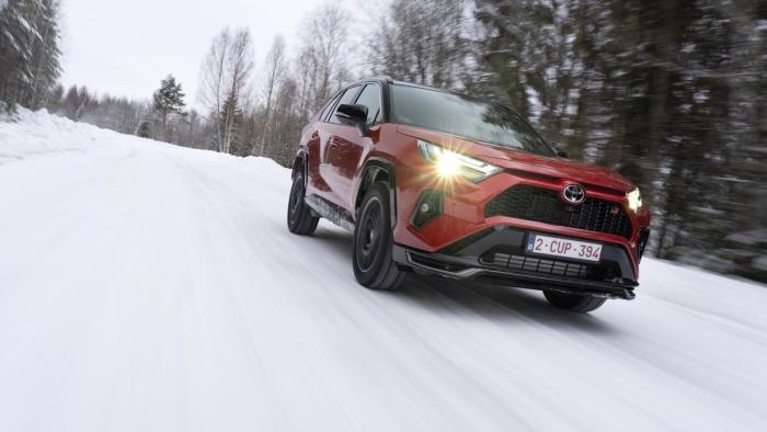 Toyota RAV4 GR Sport test rijdend