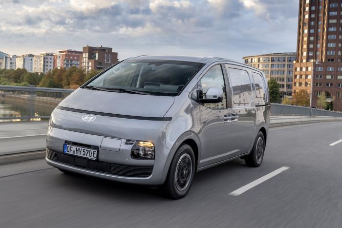 Hyundai Staria Electric test 2026