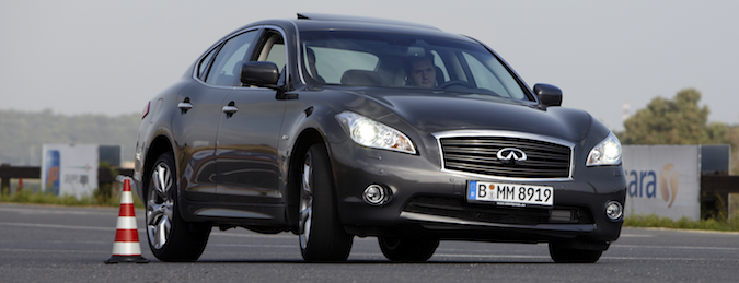 Rijtest Infiniti M30d