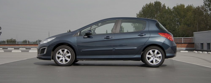 banner peugeot 308 1.6 e-HDI rijtest