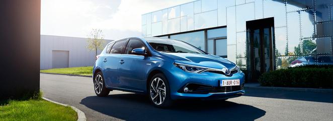 Rijtest-Toyota-Auris-Hybrid-2015_01