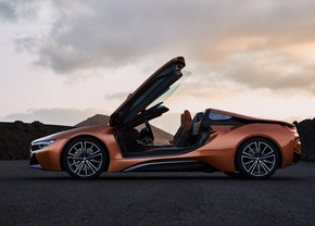 2017_bmw_i8_roadster_coupe_08