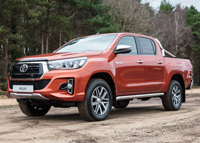 toyota-hilux-limited-2018_03