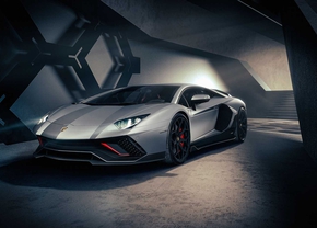 Lamborghini Aventador : successeur à V12 hybride rechargeable