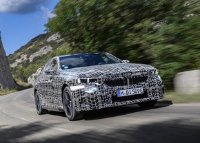 BMW i5 teaser essais printaniers 2023