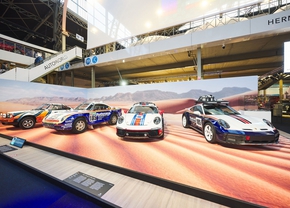 75 jaar Porsche in Autoworld Brussel dakar