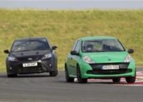 Ford Focus RS500 vs Renault Clio Cup