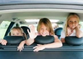 Helft kinderen wordt niet correct vastgeklikt in de auto