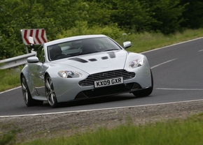 Voorlopig geen Aston Martin V12 Vantage coupé meer te koop