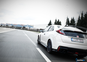 rijtest-honda-civic-type-r-2016_08