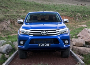 toyota-hilux-2015_07